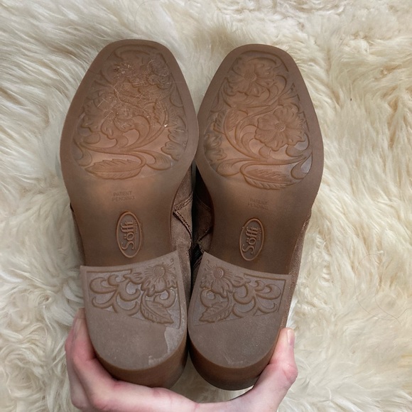 COPY - NWOB Sofft Corlea suede lace up ankle bootie - Picture 5 of 6